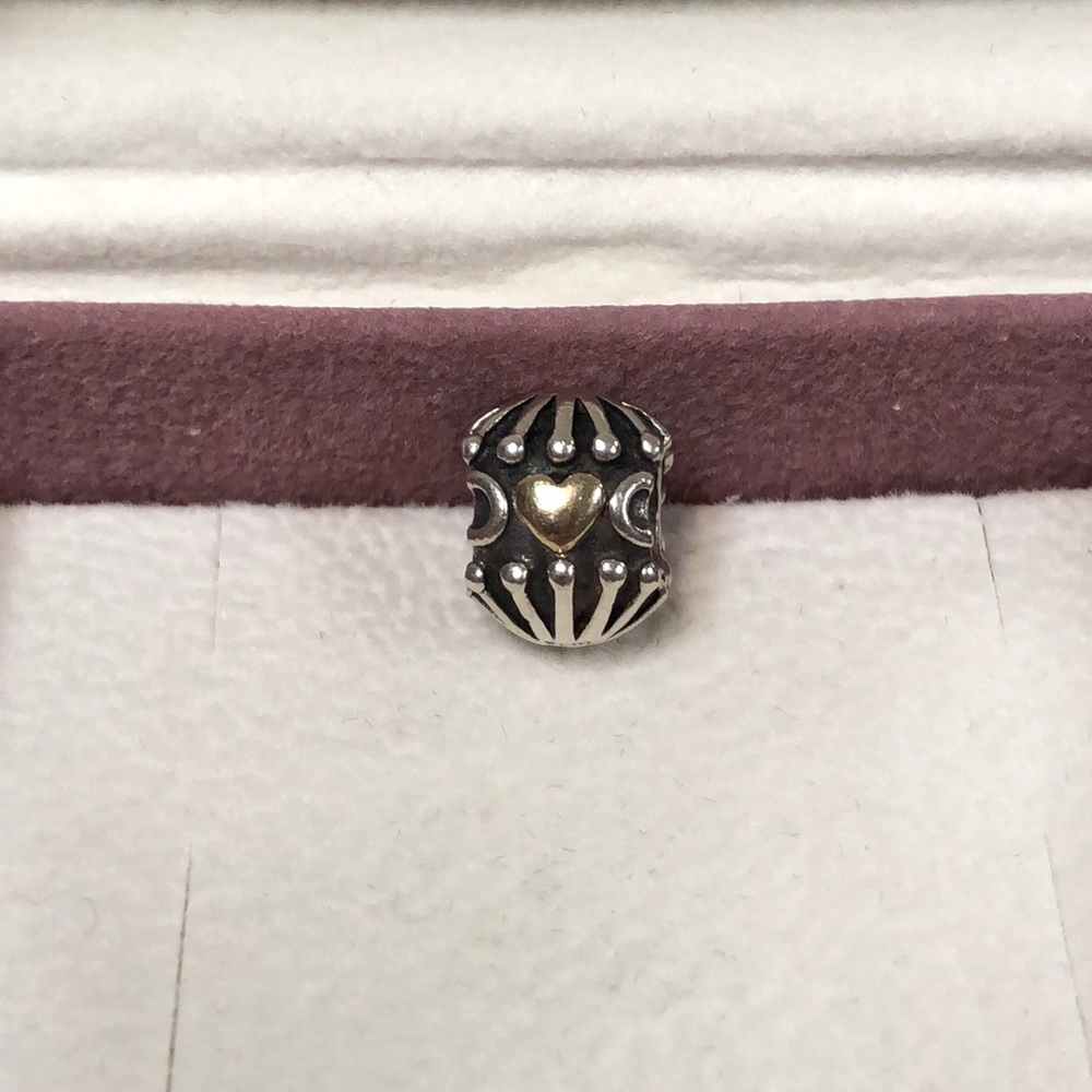 Authentic retired Pandora love and hugs bead